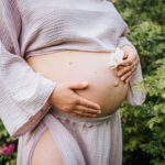 Najlepszy czas na sesję ciążową: kiedy i jak się przygotować?